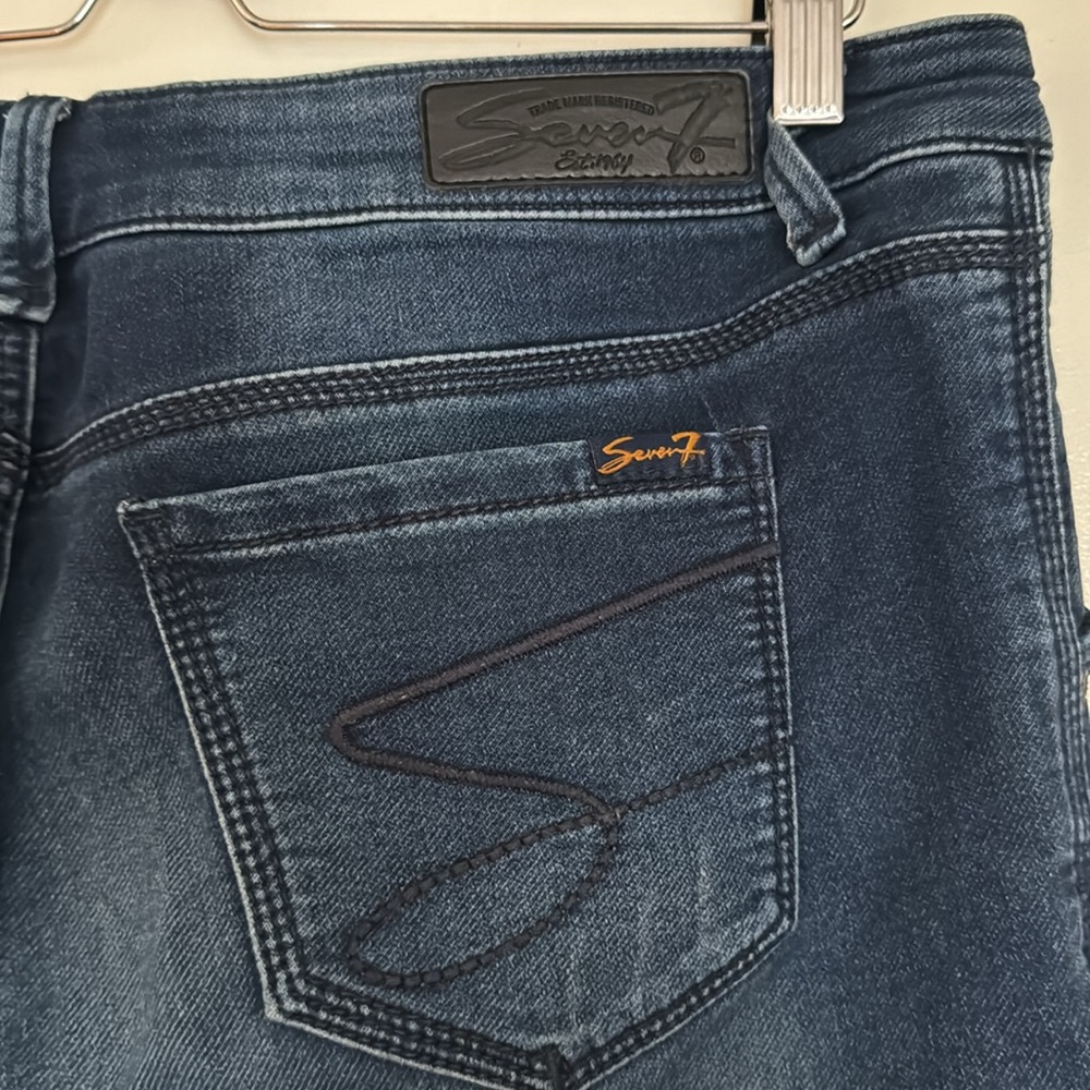 SEVEN dark stretchy loose easy slim fit jeans